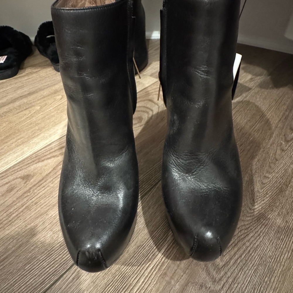Yves Saint Laurent Black Leather Booties